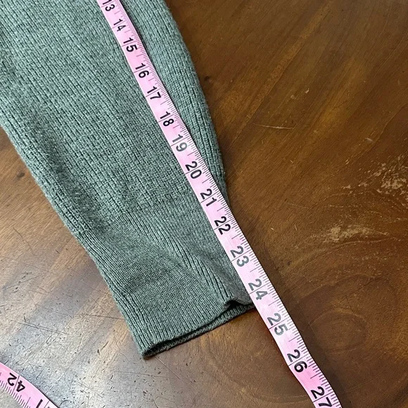 lululemon athletica Men's Charcoal Crewneck Sweater - Picture 13 of 14